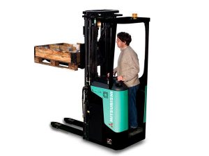 Xe nâng điện đứng lái