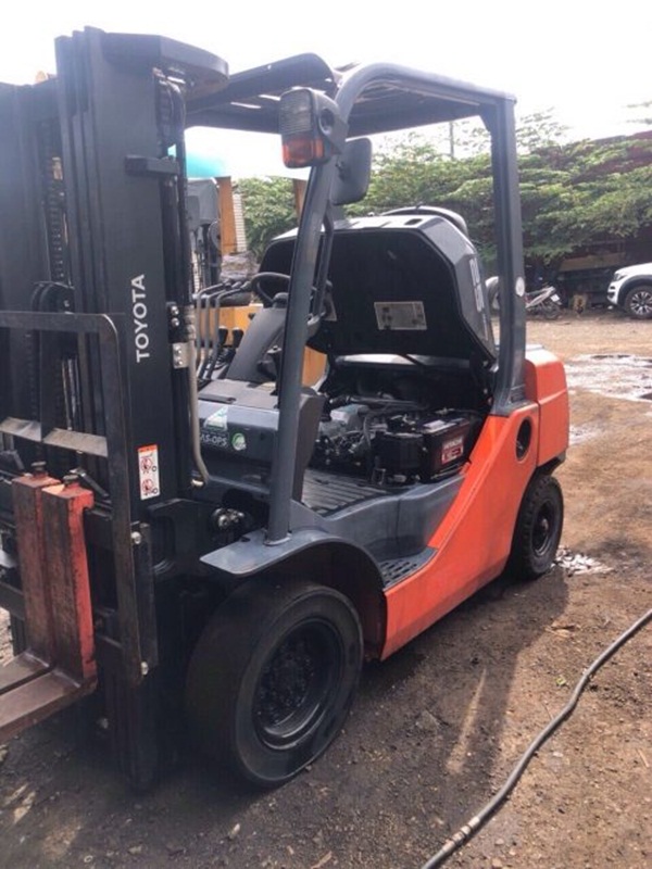 Các dòng xe nâng dầu đời mới thường được thiết kế thêm khóa an toàn